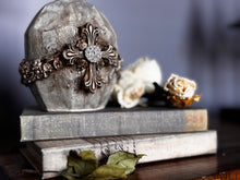 Load image into Gallery viewer, Le Croix IOD Mould
