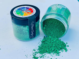 Plant Lady Making Powders (green)